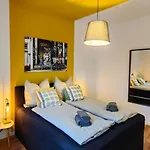 250m Rhein - Ruhiges Naehe Hbf -k-111-s By Interhome 아파트 *