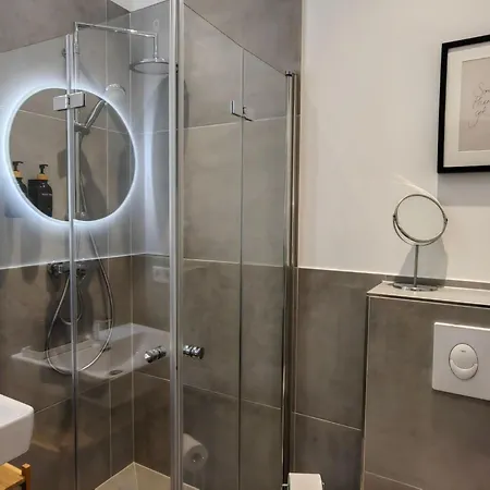 Apartamento 250m Rhein - Ruhiges Naehe Hbf -k-111- By Interhome *